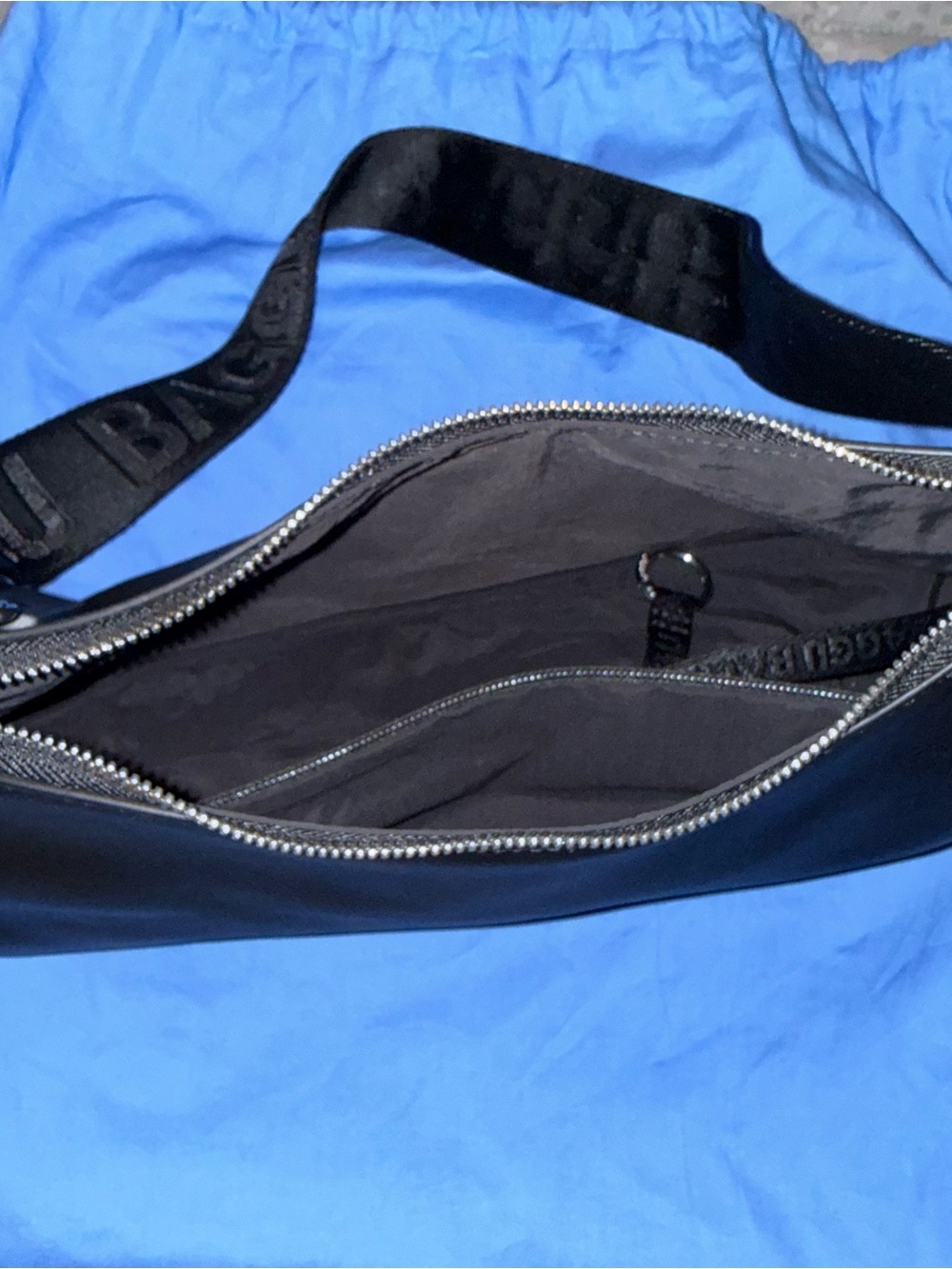 BAGGU Black Leather Shoulder Bag with Logo Strap Recycled Leather Crescent - Picture 3 of 3
